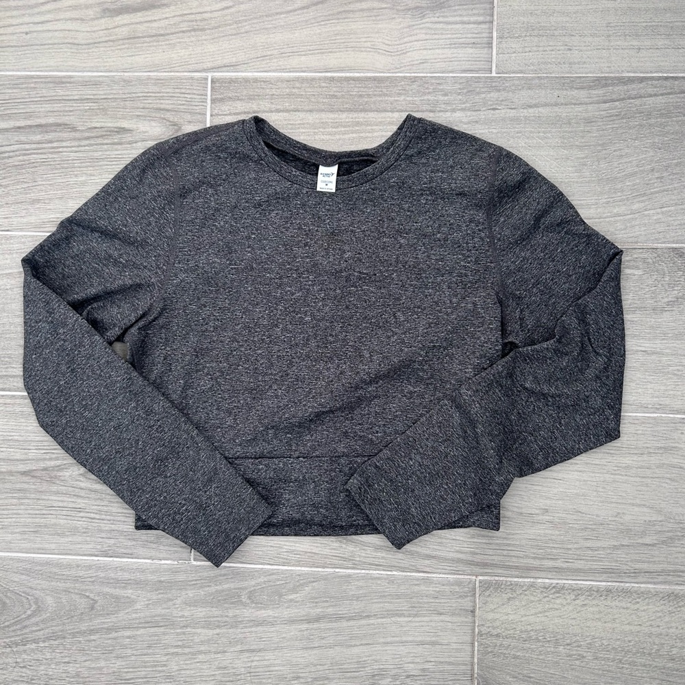 Old Navy active CozeCore Long sleeve gray crop top with Open-Back size M